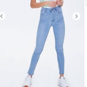 2/10$ Forever 21 high rise women skinny blue jean